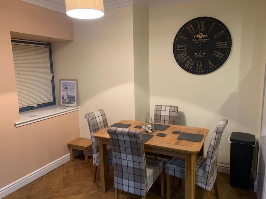 The Old Post Office Apartment Golspie Bagian luar foto